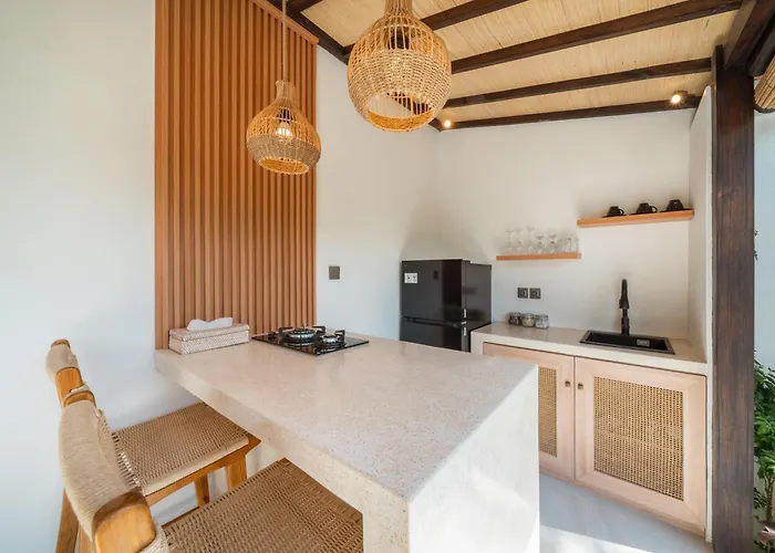 Kirra House Villa *